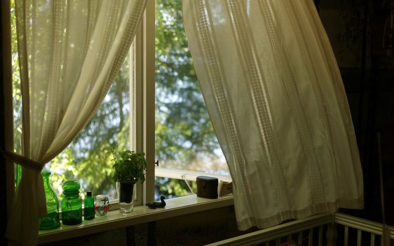 Remove Different Type of Stains from the Curtains